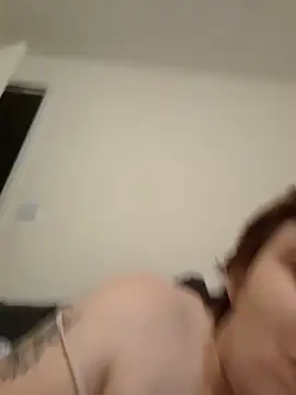 Tiara XOX online show from February 11, 2026, 4:01 am