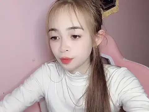 Emily031 online show from February 14, 2026, 4:51 pm