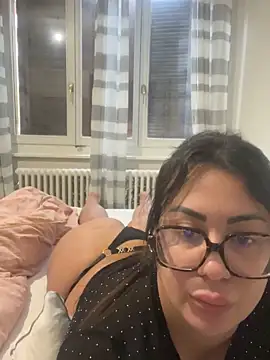 Snapshot of Melissa-suisse chatting on February 28, 2026, 1:22 pm Melissa-suisse online show from February 28, 2026, 1:22 pm