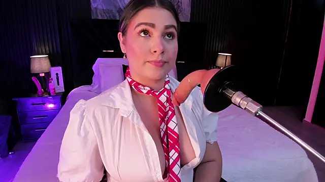 Snapshot of Liiahfontaine chatting on May 25, 2026, 12:04 pm Liiahfontaine online show from May 25, 2026, 12:04 pm