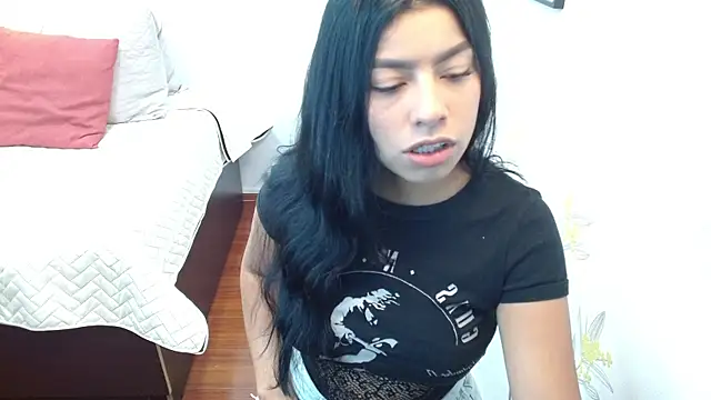 Laia white online show from March 3, 2026, 11:50 am