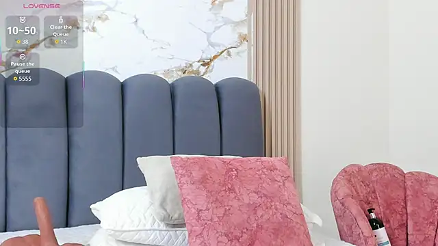 IrisCielo online show from April 21, 2026, 11:22 pm