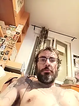 Snapshot of MrFumao chatting on April 29, 2026, 2:05 am MrFumao online show from April 29, 2026, 2:05 am