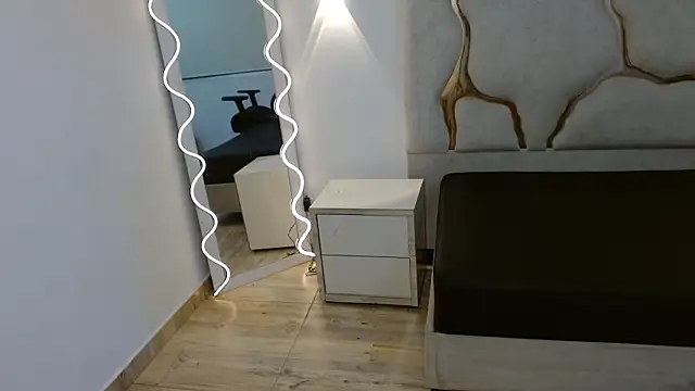 TINY TAY online show from March 4, 2026, 11:40 am