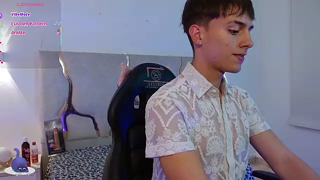 Snapshot of EVAN_TAY chatting on February 13, 2026, 3:06 am EVAN TAY online show from February 13, 2026, 3:06 am