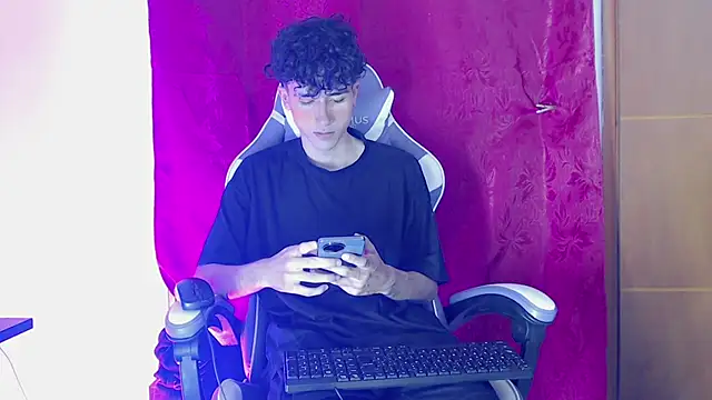 Johnny cagee  online show from February 18, 2026, 1:14 am