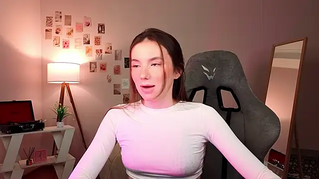 ssandralovin online show from February 8, 2026, 4:43 am