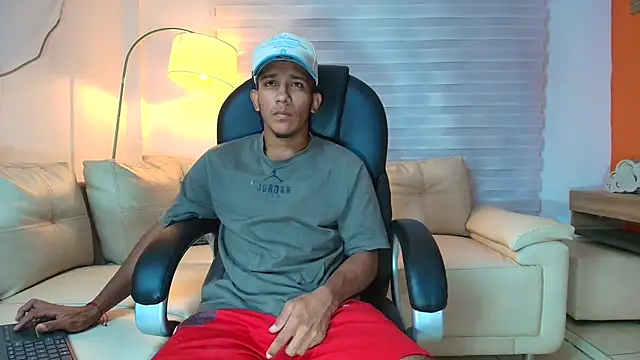 ricky spensar23cm  online show from April 15, 2026, 1:11 am