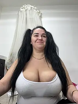 Snapshot of VickyVice chatting on February 2, 2026, 5:34 pm VickyVice online show from February 2, 2026, 5:34 pm