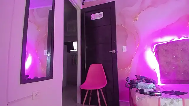 Melanie  Evans online show from March 23, 2026, 10:59 am