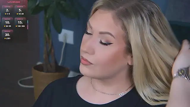 Snapshot of OndinaNoire chatting on March 1, 2026, 7:14 pm OndinaNoire online show from March 1, 2026, 7:14 pm