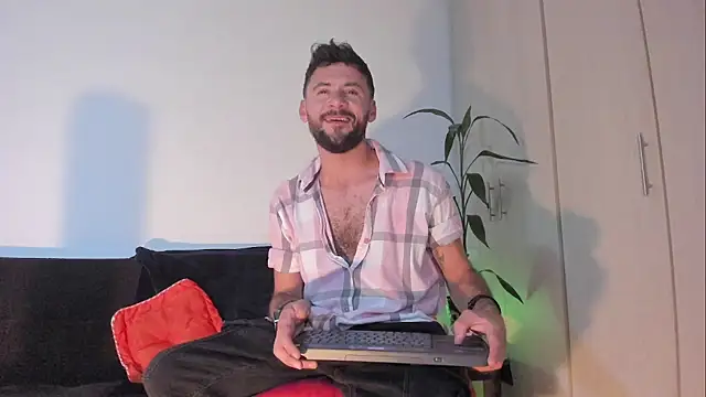 Snapshot of Erickpritz_xh chatting on May 15, 2026, 2:09 am Erickpritz xh online show from May 15, 2026, 2:09 am
