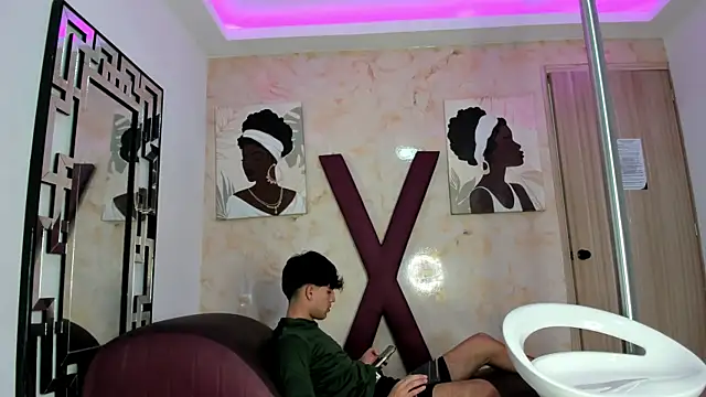 PRETTY COCK1 online show from April 7, 2026, 1:18 am