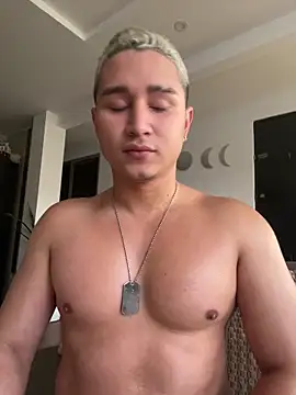 Snapshot of Axel_nova chatting on May 18, 2026, 7:40 pm Axel nova online show from May 18, 2026, 7:40 pm
