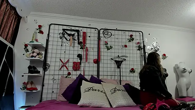 playful-girls online show from February 11, 2026, 1:44 pm