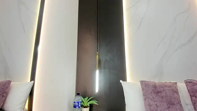 Snapshot of valeryn__rosse chatting on February 8, 2026, 1:14 am valeryn rosse online show from February 8, 2026, 1:14 am