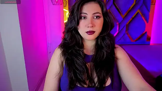 Luvienne online show from April 12, 2026, 6:55 pm