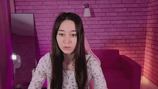 Snapshot of Nicole_Brownie chatting on February 17, 2026, 8:33 am Nicole Brownie online show from February 17, 2026, 8:33 am