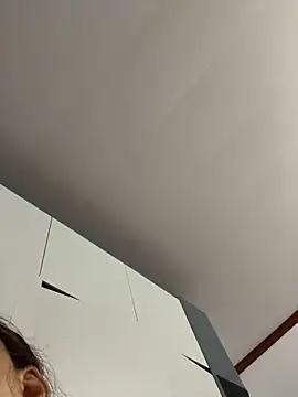 Puka2001 online show from April 2, 2026, 7:04 am