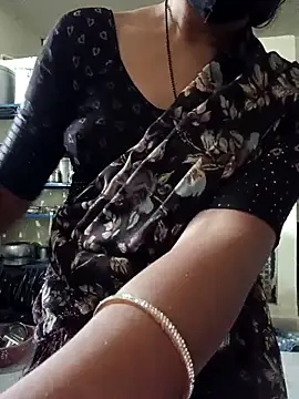 Snapshot of desicpl26 chatting on February 9, 2026, 4:21 am desicpl26 online show from February 9, 2026, 4:21 am