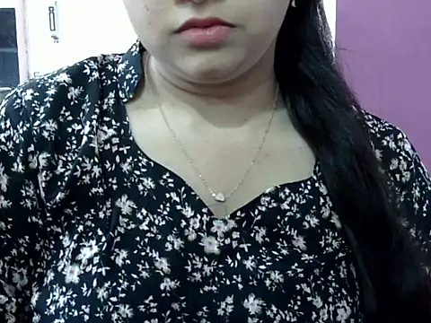 Cute Aliyaa online show from April 16, 2026, 11:44 am