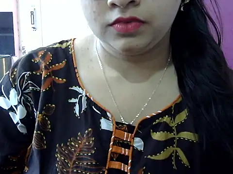 Cute Aliyaa online show from April 8, 2026, 8:27 am