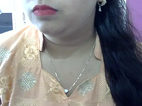 Cute Aliyaa online show from April 9, 2026, 10:32 am