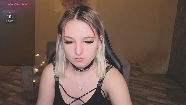 Snapshot of grase_neon chatting on February 11, 2026, 10:15 am grase neon online show from February 11, 2026, 10:15 am