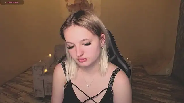 Snapshot of grase_neon chatting on February 17, 2026, 8:55 am grase neon online show from February 17, 2026, 8:55 am