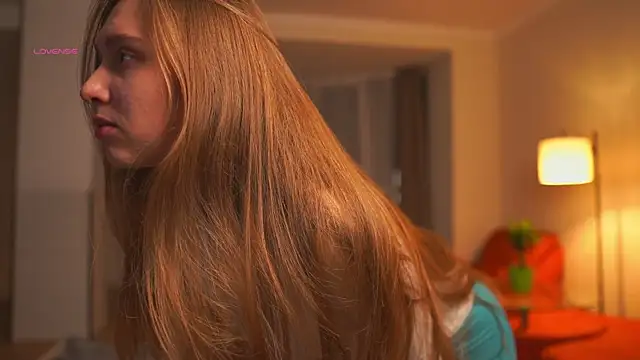 SharaNewbern online show from April 6, 2026, 3:24 pm