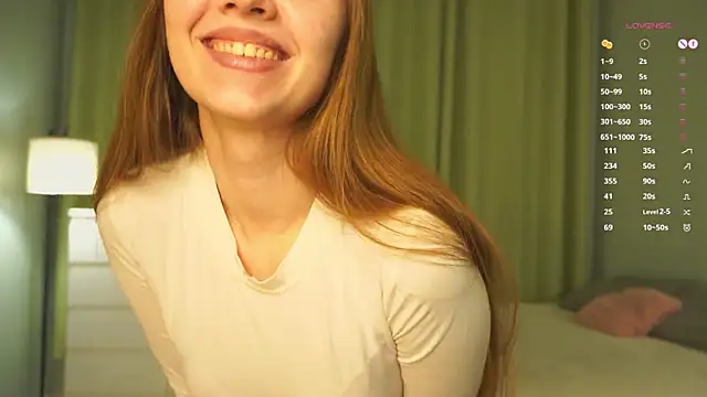 Snapshot of SharaNewbern chatting on February 16, 2026, 2:05 pm SharaNewbern online show from February 16, 2026, 2:05 pm