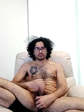 Snapshot of Batou1683 chatting on February 23, 2026, 1:44 pm Batou1683 online show from February 23, 2026, 1:44 pm