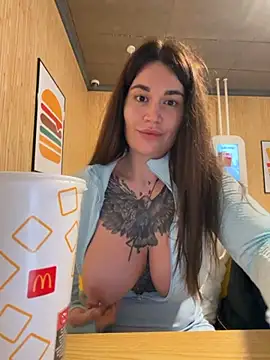 Snapshot of TattooGirlAlia chatting on November 4, 2025, 7:28 pm TattooGirlAlia online show from November 4, 2025, 7:28 pm