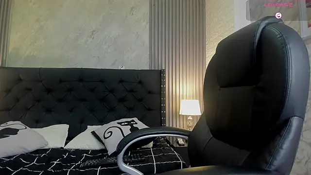 Snapshot of isabella__lux chatting on February 20, 2026, 7:05 pm isabella lux online show from February 20, 2026, 7:05 pm