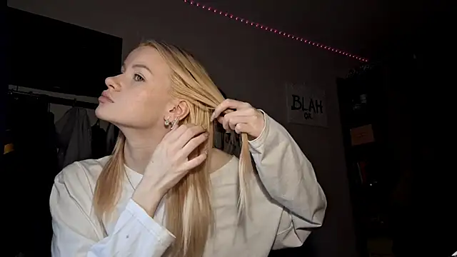 Snapshot of ChongTreece chatting on February 1, 2026, 6:11 am ChongTreece online show from February 1, 2026, 6:11 am