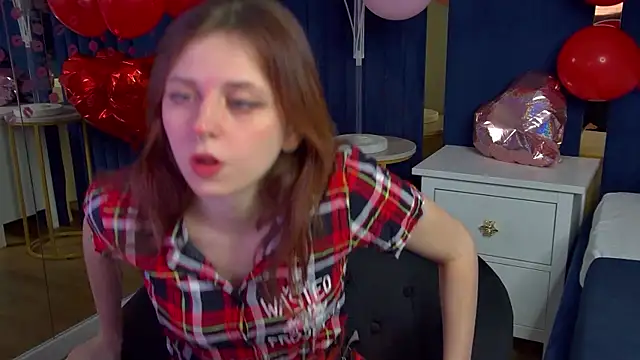 Snapshot of FreyaVey chatting on February 18, 2026, 5:27 am FreyaVey online show from February 18, 2026, 5:27 am