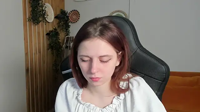 Snapshot of FreyaVey chatting on February 12, 2026, 5:18 am FreyaVey online show from February 12, 2026, 5:18 am