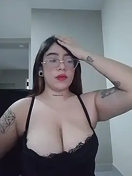 Helll girll online show from March 4, 2026, 4:42 am