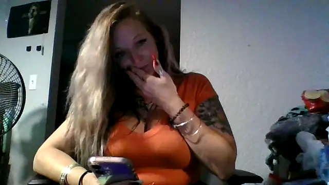 Snapshot of Gypsymomma17 chatting on June 14, 2026, 12:07 am Gypsymomma17 online show from June 14, 2026, 12:07 am
