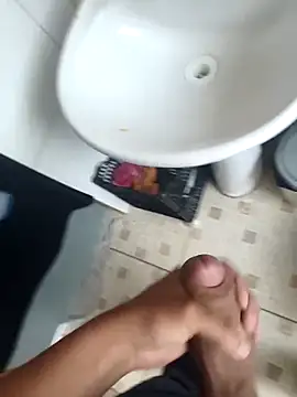 Snapshot of Gustavo52367 chatting on February 23, 2026, 10:38 am Gustavo52367 online show from February 23, 2026, 10:38 am