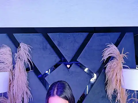 KylieWhitee online show from February 24, 2026, 7:37 pm