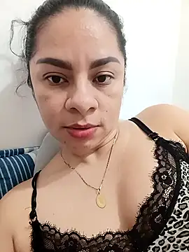 Snapshot of luna_pinky chatting on February 8, 2026, 6:38 pm luna pinky online show from February 8, 2026, 6:38 pm