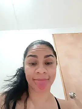 Snapshot of luna_pinky chatting on February 24, 2026, 6:42 pm luna pinky online show from February 24, 2026, 6:42 pm