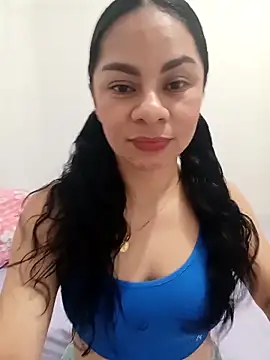 Snapshot of luna_pinky chatting on February 3, 2026, 6:46 pm luna pinky online show from February 3, 2026, 6:46 pm