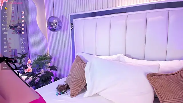 Snapshot of ViolettaColinss chatting on February 23, 2026, 11:33 am ViolettaColinss online show from February 23, 2026, 11:33 am