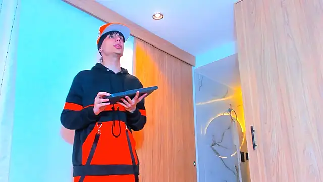 Snapshot of TheBatMansion chatting on February 6, 2026, 10:28 pm TheBatMansion online show from February 6, 2026, 10:28 pm