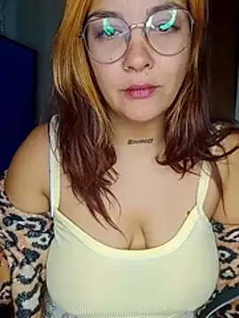 Snapshot of kuramaqueen chatting on June 27, 2026, 1:44 am kuramaqueen online show from June 27, 2026, 1:44 am