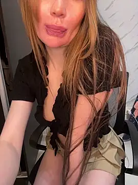 Snapshot of AliceeXHottie chatting on April 23, 2026, 12:29 pm AliceeXHottie online show from April 23, 2026, 12:29 pm