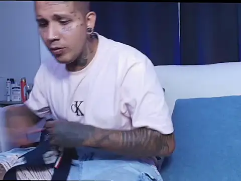 blackout9703 online show from February 14, 2026, 3:18 am