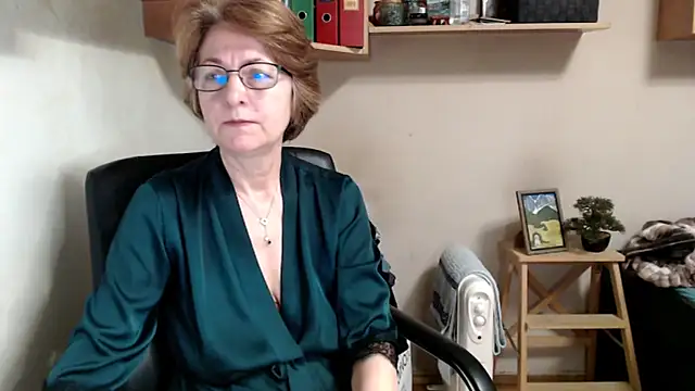 katemodel online show from March 27, 2026, 6:33 am